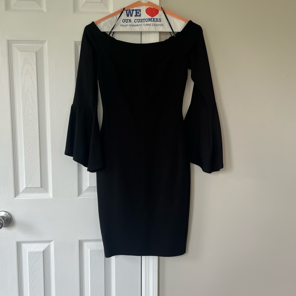 Lulu’s Bell sleeve off the shoulder dress. Size S